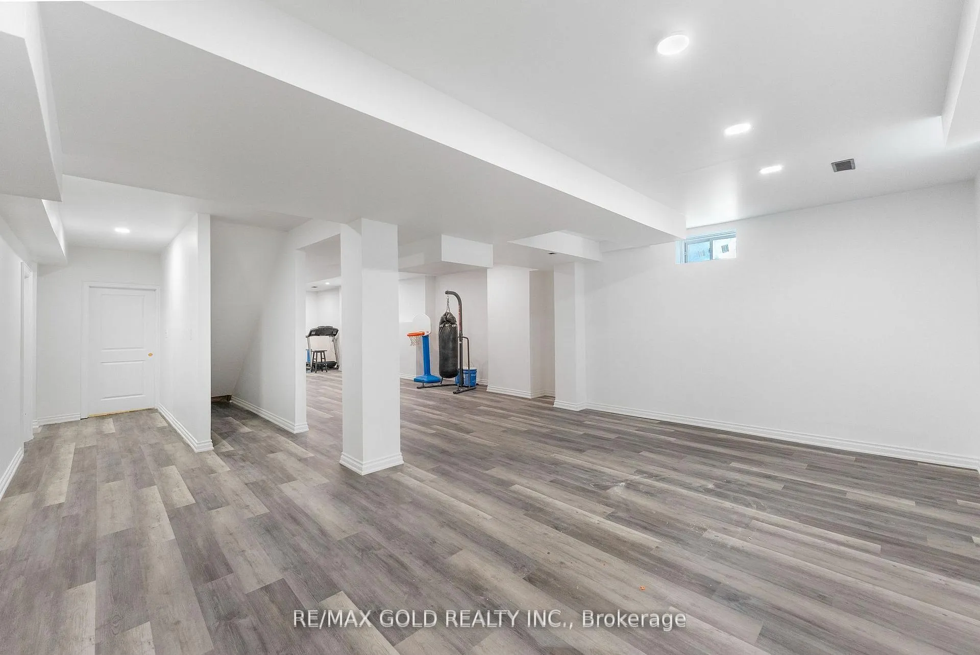 Photo 38 of 97 Gordon Randle Drive, Brampton, Toronto Gore Rural Estate — HOMEH