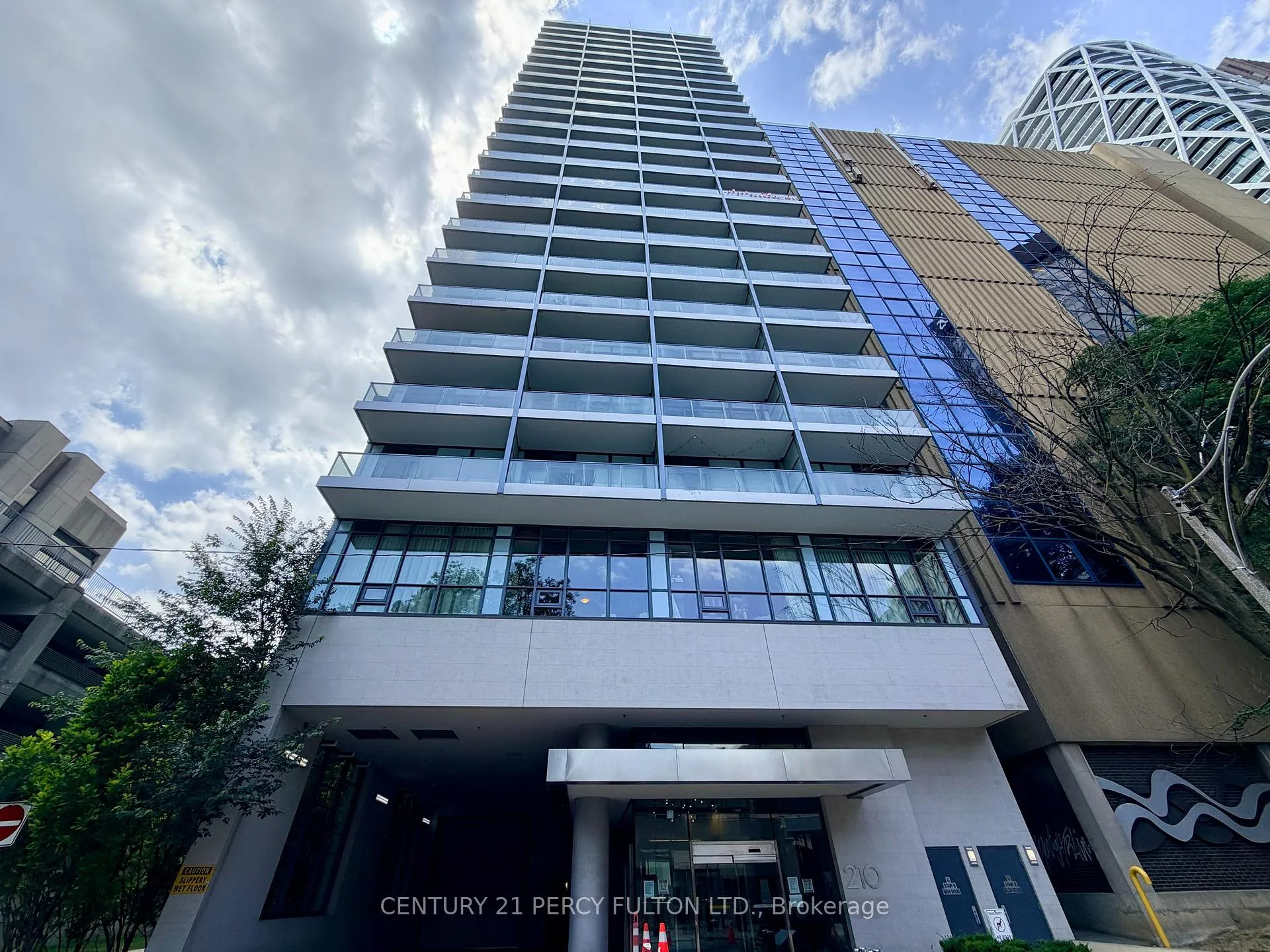 Photo 1 of Unit 813, 210 Simcoe Street, Toronto, Kensington-Chinatown — HOMEH