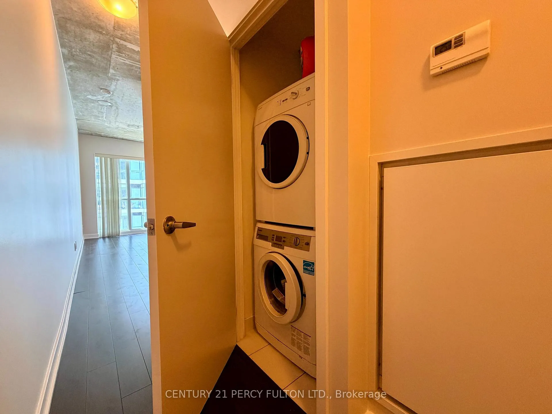 Photo 10 of Unit 813, 210 Simcoe Street, Toronto, Kensington-Chinatown — HOMEH