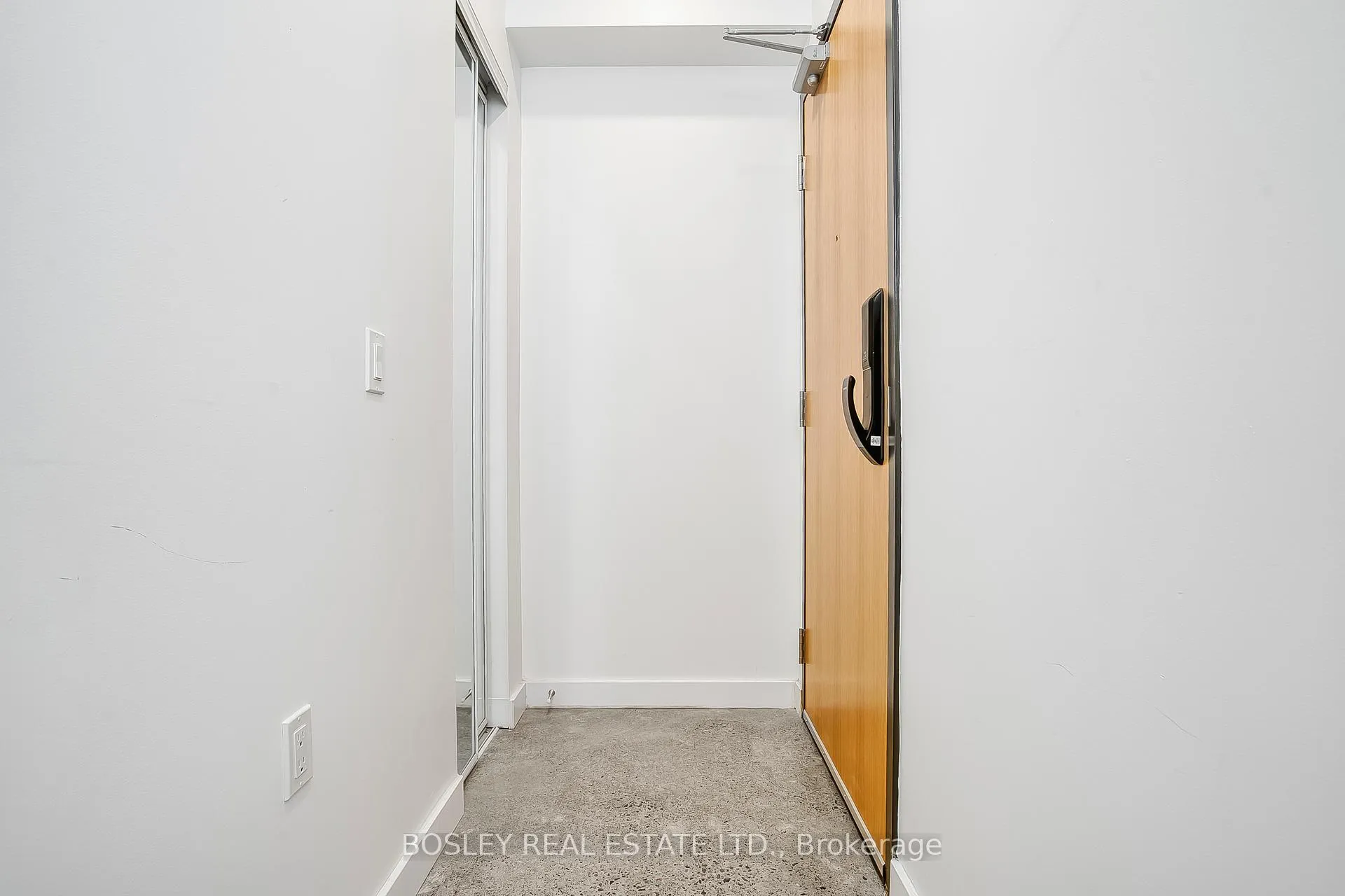 Photo 3 of Unit 22, 41 River Street, Toronto, Regent Park — HOMEH