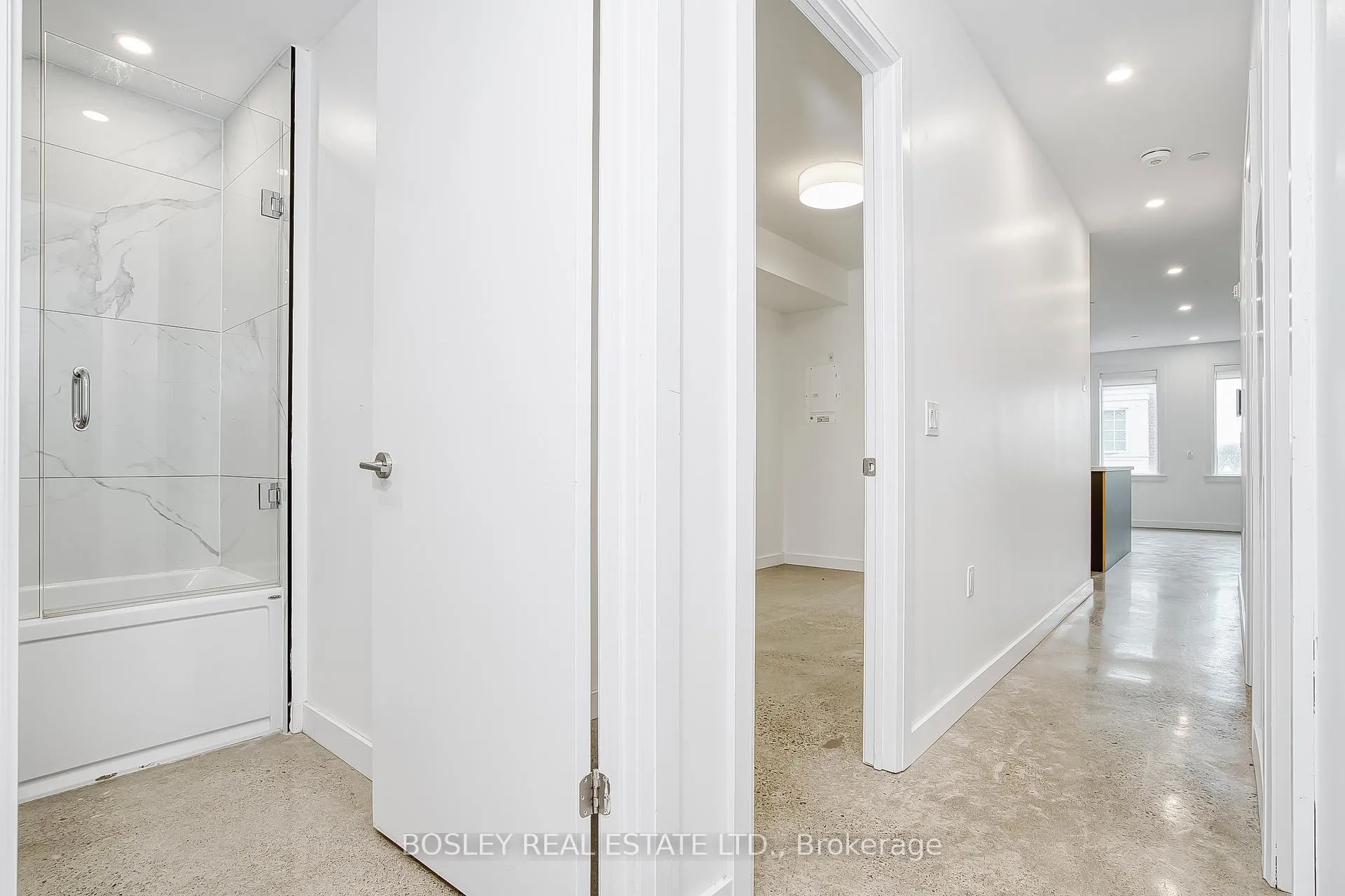 Photo 4 of Unit 22, 41 River Street, Toronto, Regent Park — HOMEH