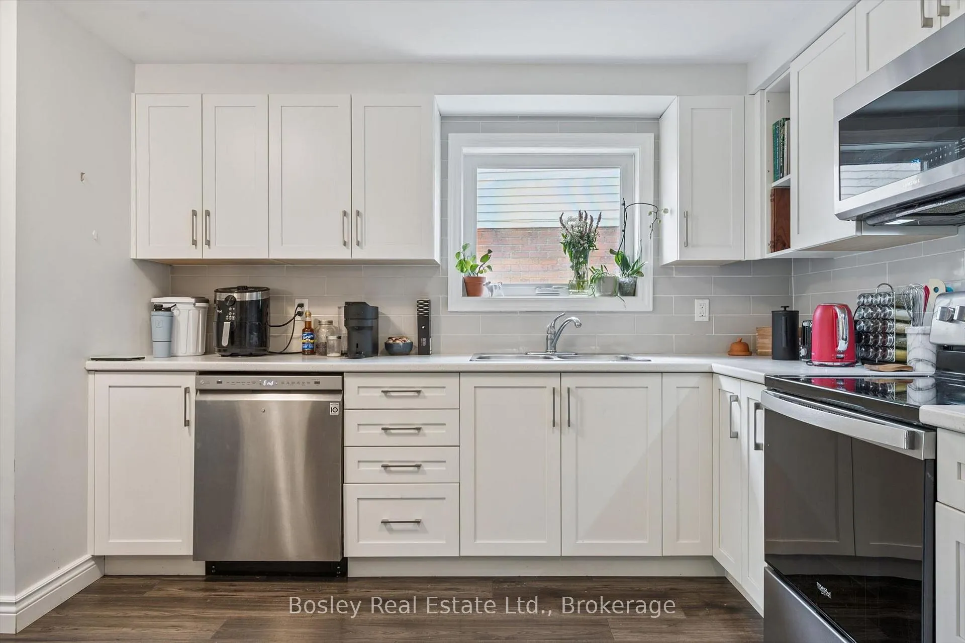 Photo 10 of 55 Koch Drive, Guelph, Kortright West — HOMEH