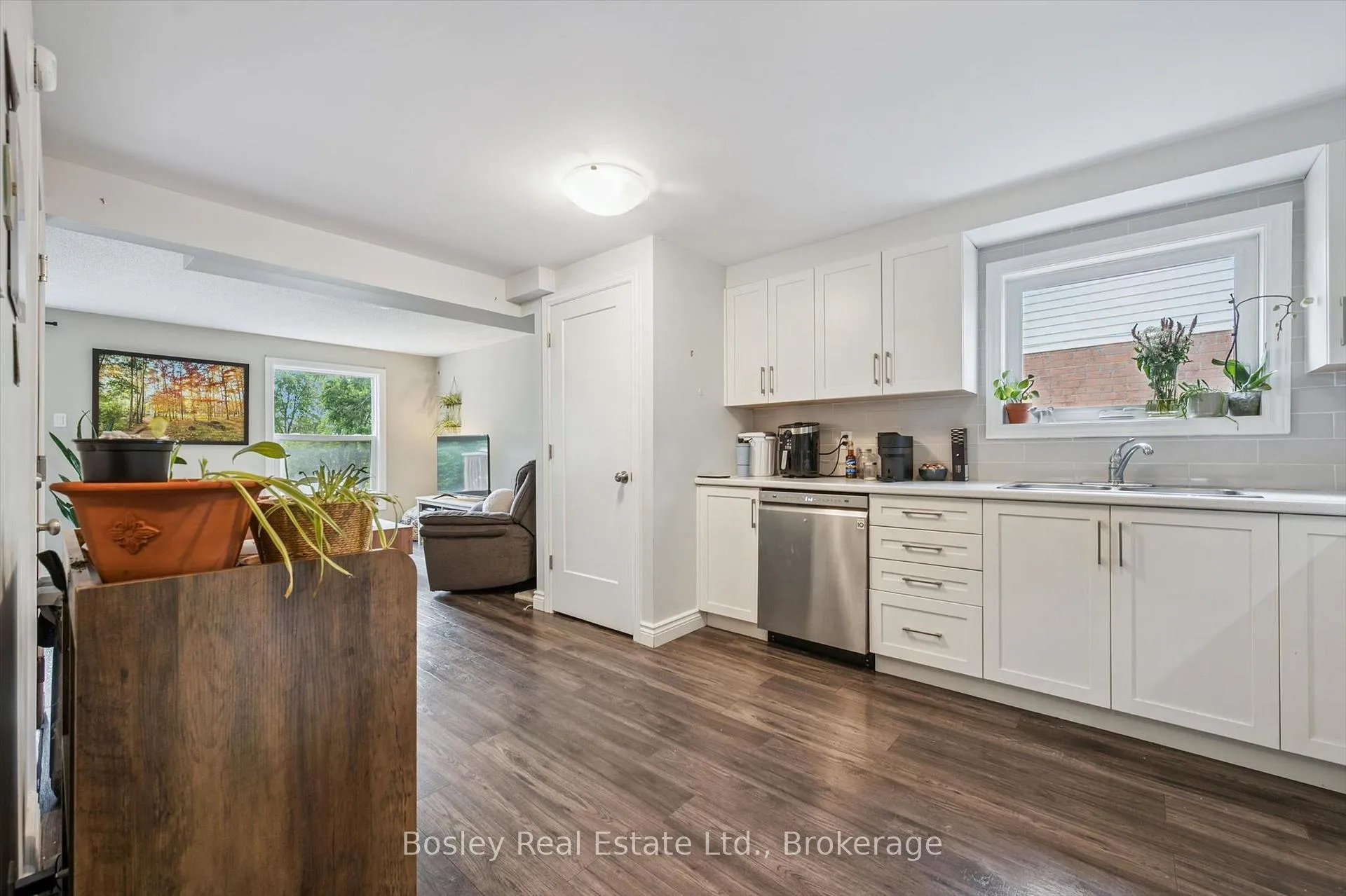 Photo 11 of 55 Koch Drive, Guelph, Kortright West — HOMEH