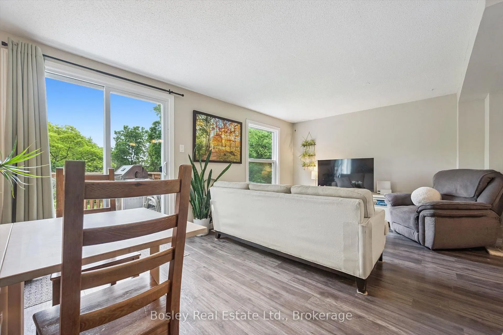 Photo 18 of 55 Koch Drive, Guelph, Kortright West — HOMEH