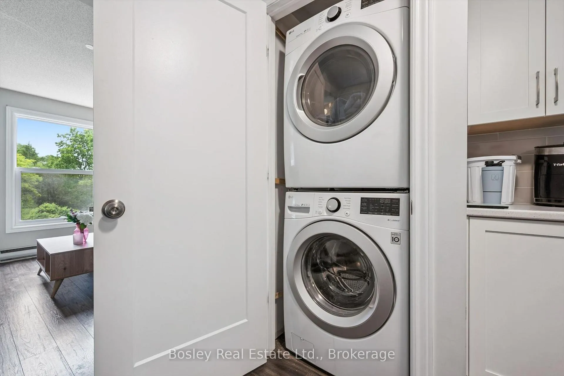 Photo 19 of 55 Koch Drive, Guelph, Kortright West — HOMEH
