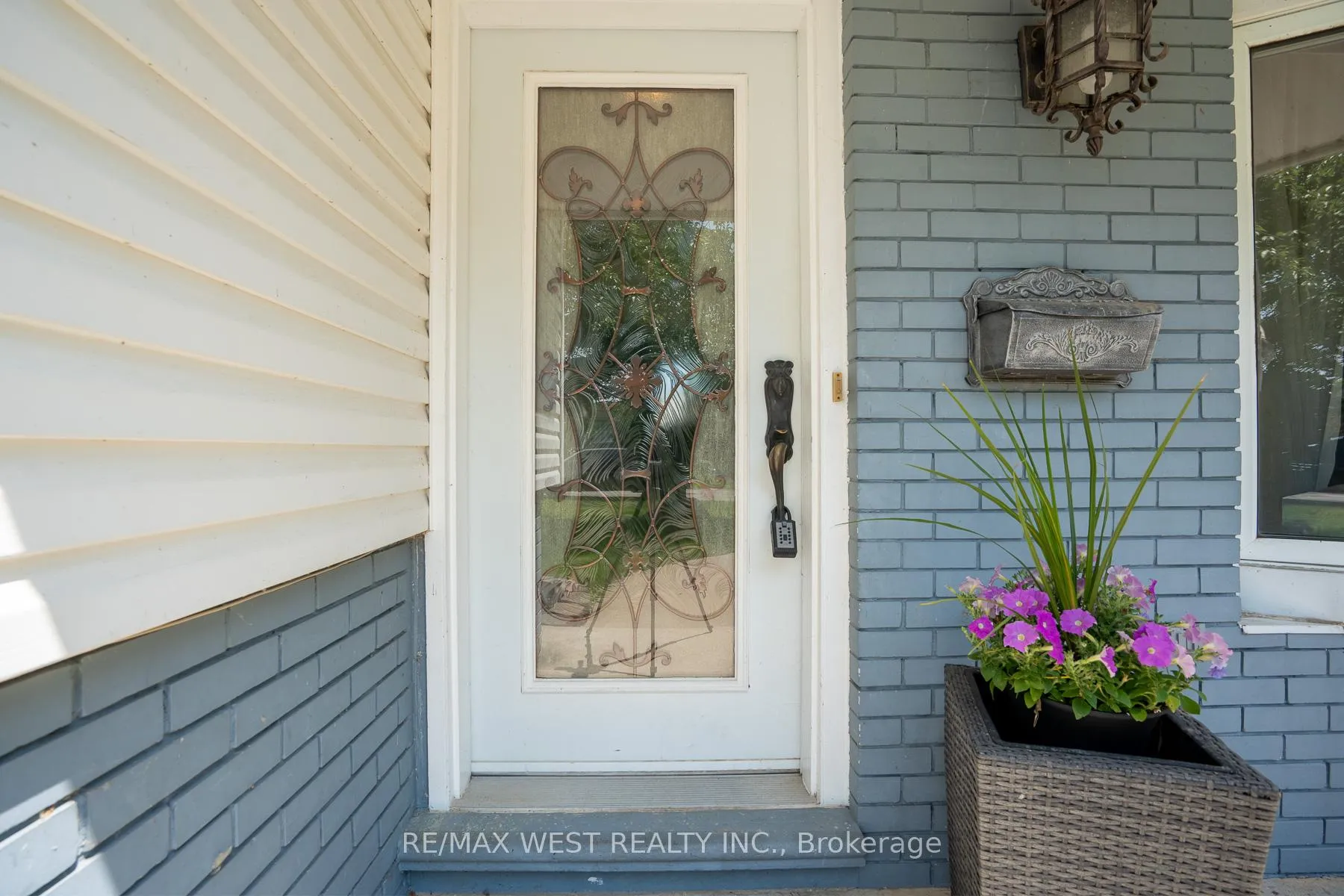 Photo 3 of 41 Rita Street, Welland, N. Welland — HOMEH