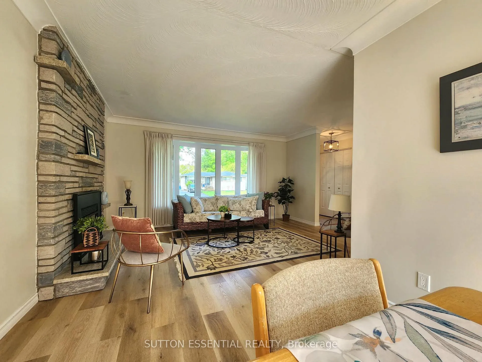 Photo 9 of 18 Vanier Drive, Brockville, Brockville — HOMEH