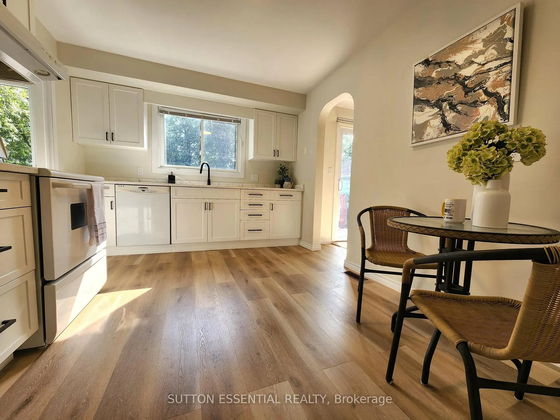 Photo 14 of 18 Vanier Drive, Brockville, Brockville — HOMEH