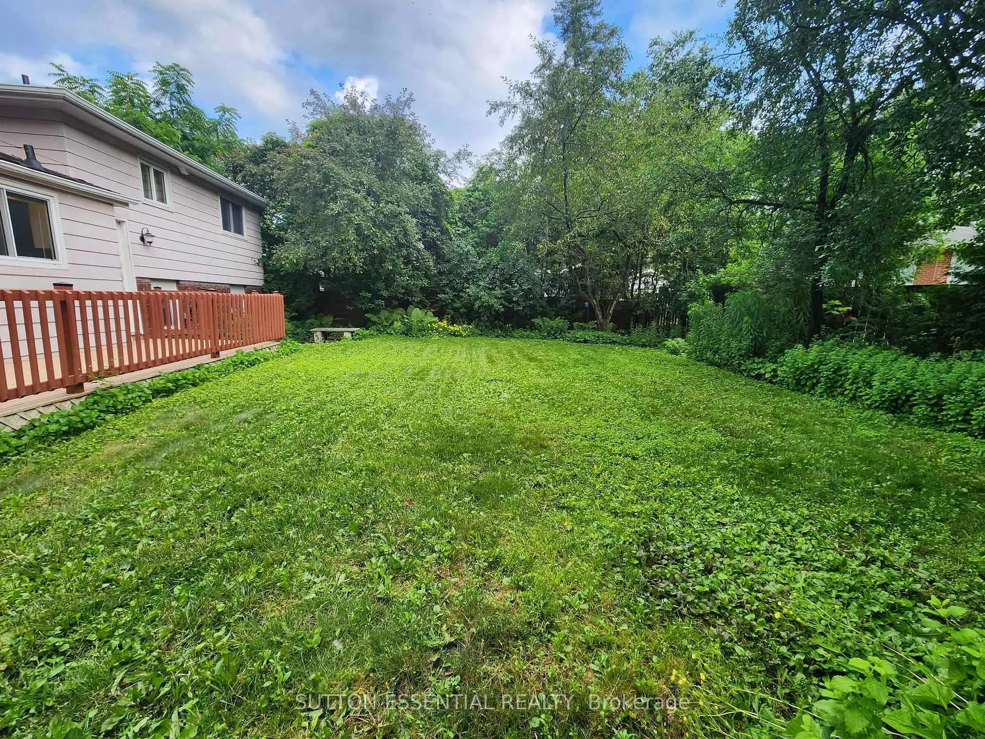 Photo 28 of 18 Vanier Drive, Brockville, Brockville — HOMEH