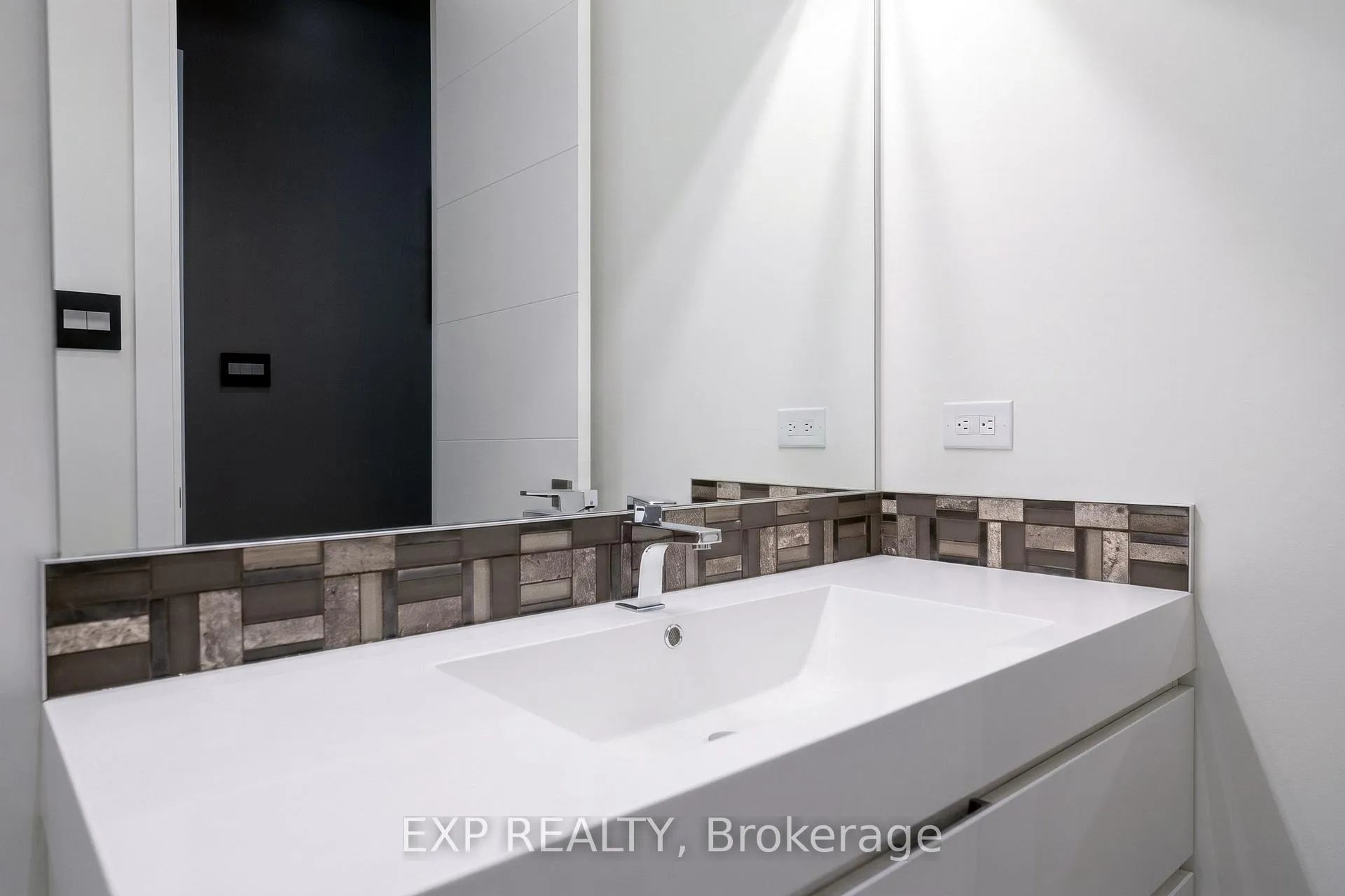 Photo 5 of 157 Wesley Avenue, Ottawa, Westboro/Hampton Park — HOMEH