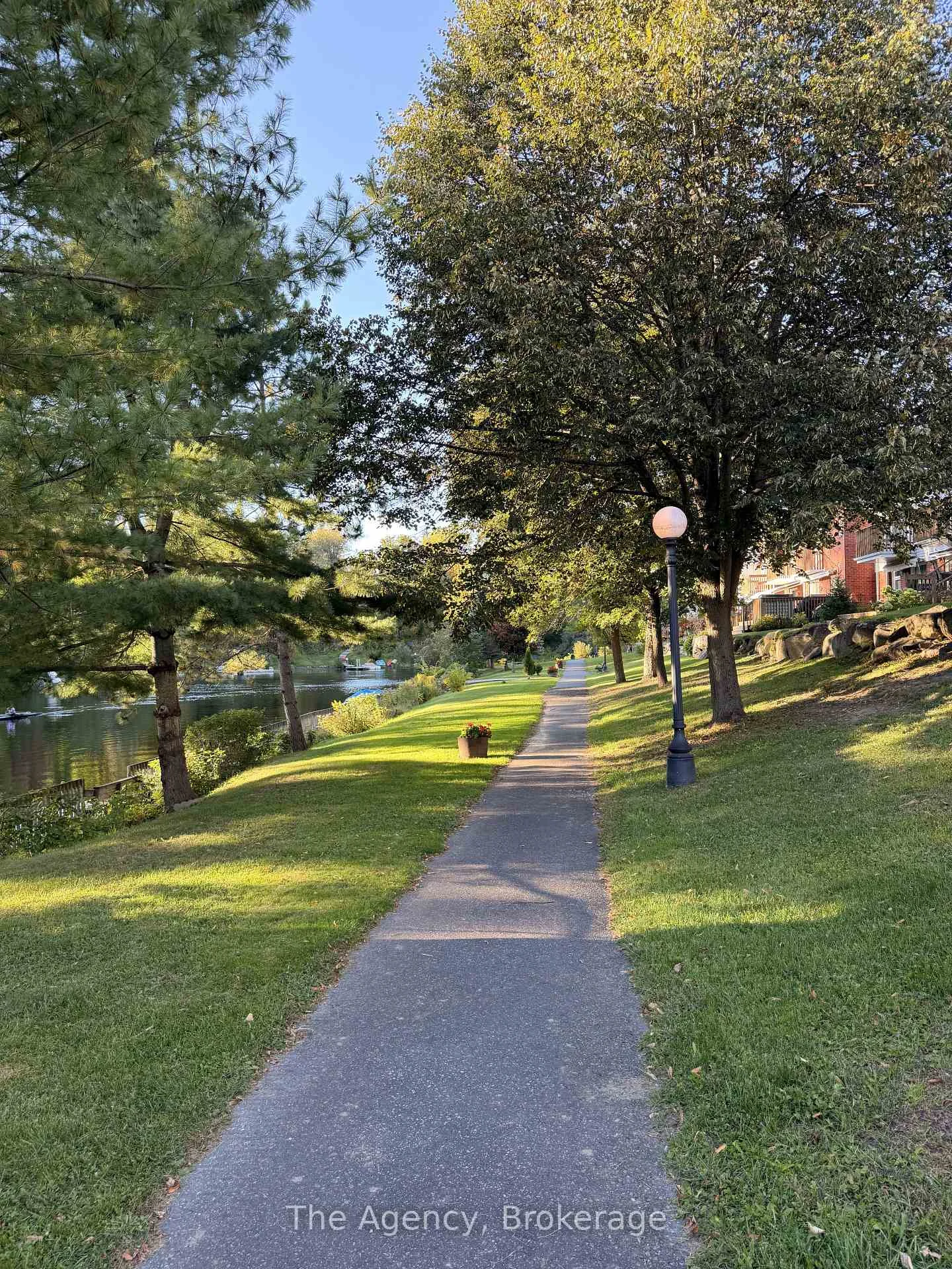 Photo 49 of 97 Shoreline Drive, Bracebridge — HOMEH