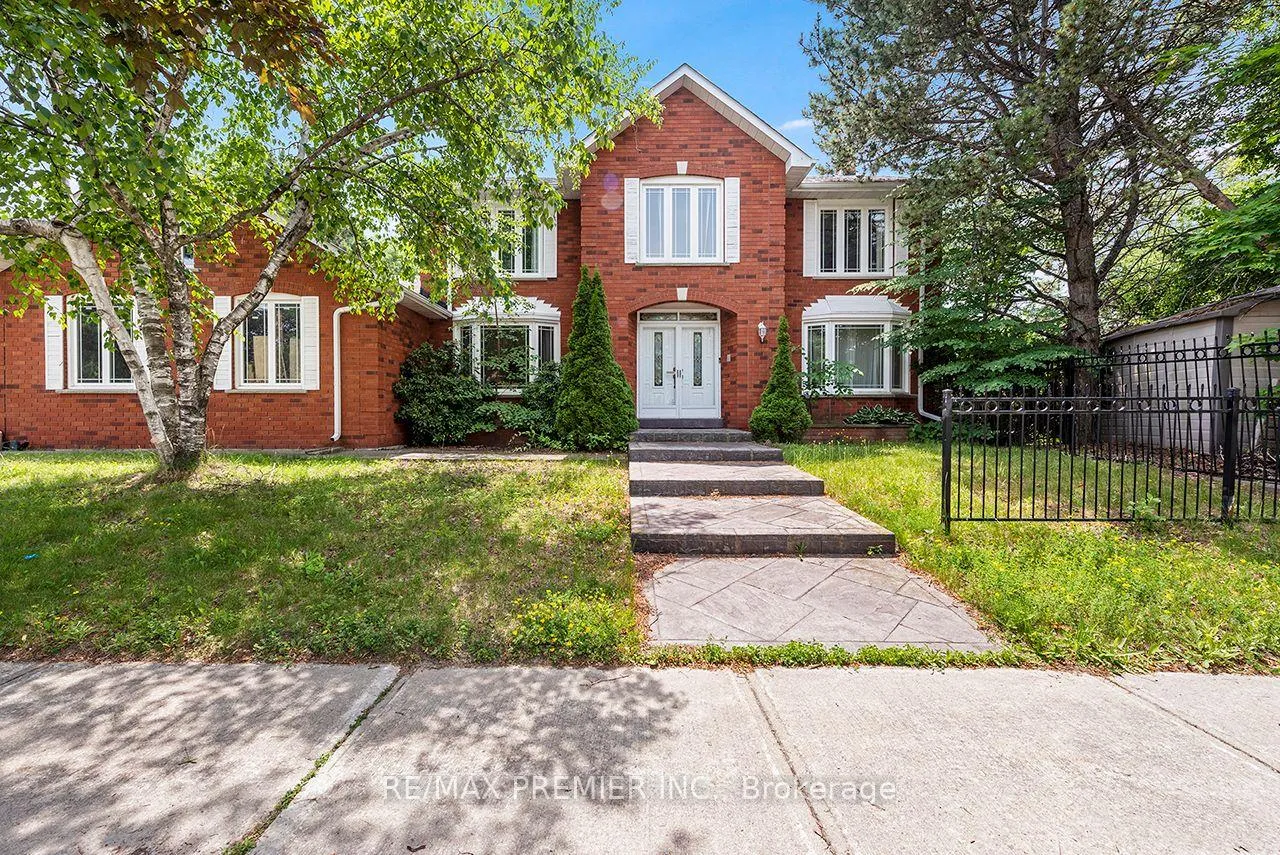 Photo 1 of 4 Bourbon Road, Vaughan, East Woodbridge — HOMEH