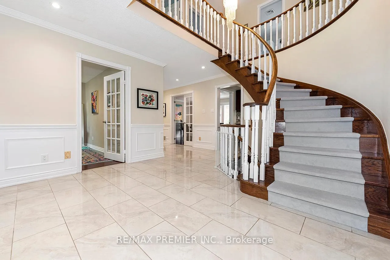 Photo 5 of 4 Bourbon Road, Vaughan, East Woodbridge — HOMEH