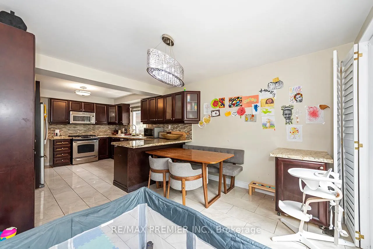 Photo 13 of 4 Bourbon Road, Vaughan, East Woodbridge — HOMEH