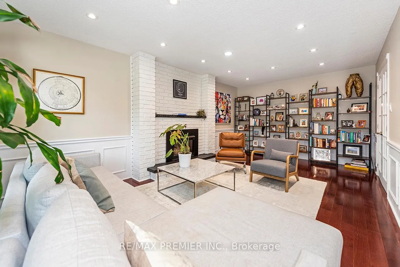 Photo 17 of 4 Bourbon Road, Vaughan, East Woodbridge — HOMEH