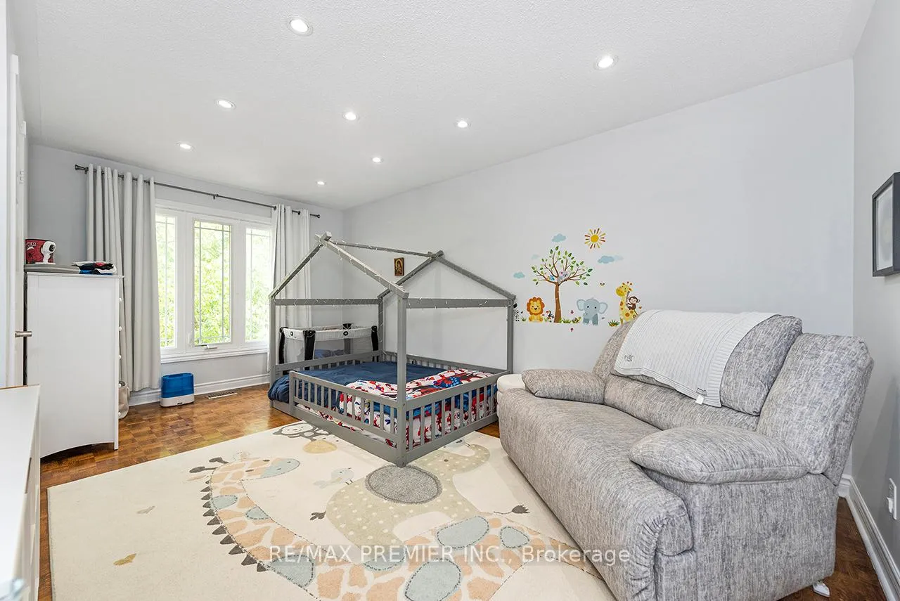 Photo 21 of 4 Bourbon Road, Vaughan, East Woodbridge — HOMEH