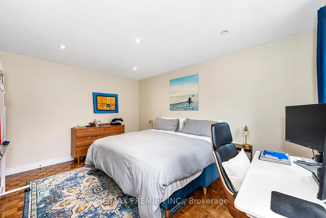 Photo 22 of 4 Bourbon Road, Vaughan, East Woodbridge — HOMEH