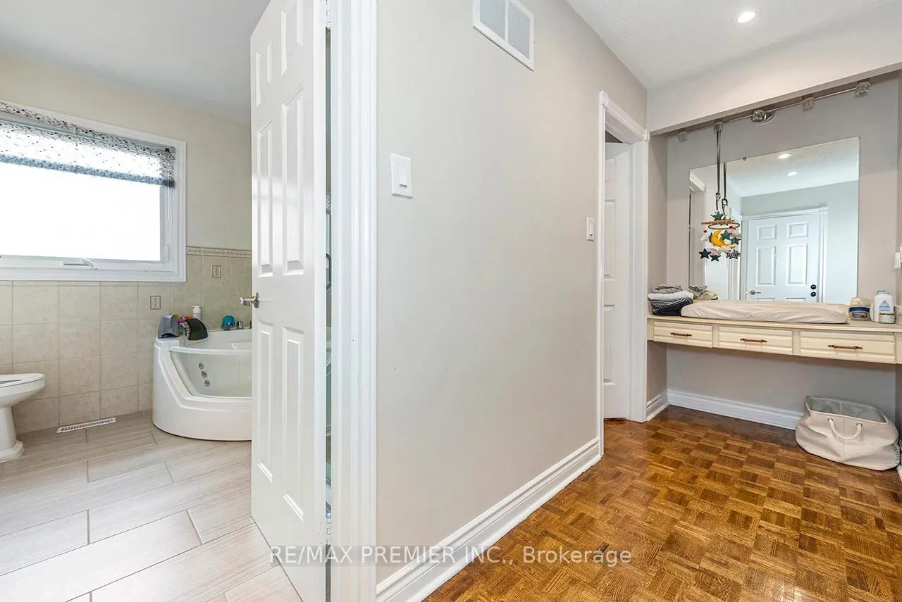 Photo 26 of 4 Bourbon Road, Vaughan, East Woodbridge — HOMEH