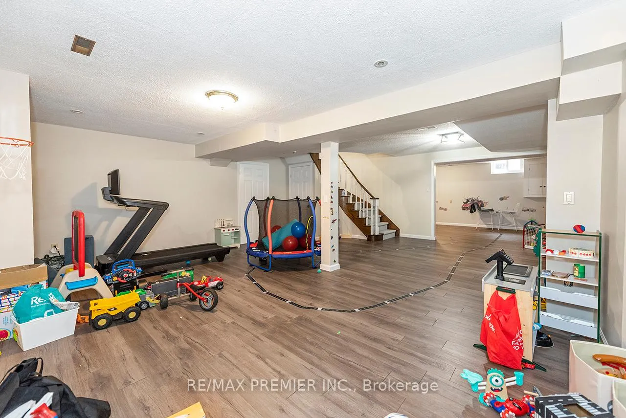 Photo 31 of 4 Bourbon Road, Vaughan, East Woodbridge — HOMEH