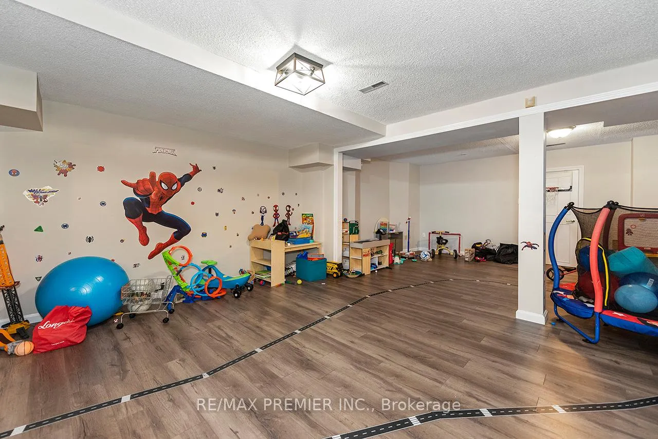 Photo 33 of 4 Bourbon Road, Vaughan, East Woodbridge — HOMEH