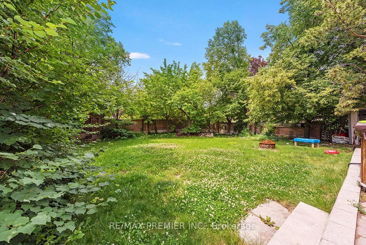 Photo 38 of 4 Bourbon Road, Vaughan, East Woodbridge — HOMEH