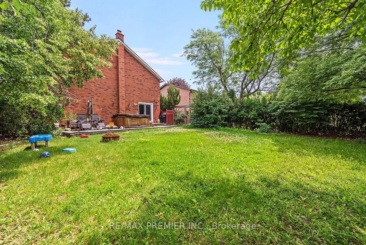 Photo 41 of 4 Bourbon Road, Vaughan, East Woodbridge — HOMEH