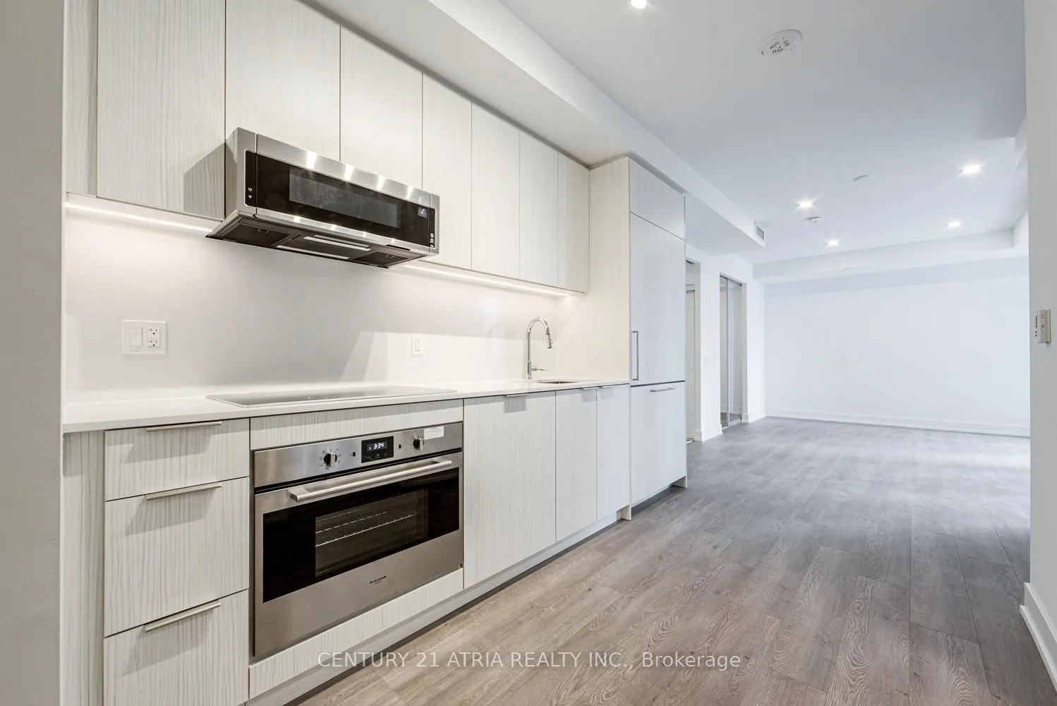 Photo 3 of Unit 819, 308 Jarvis Street, Toronto, Waterfront Communities — HOMEH