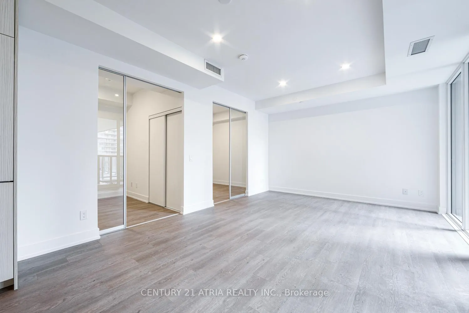 Photo 6 of Unit 819, 308 Jarvis Street, Toronto, Waterfront Communities — HOMEH