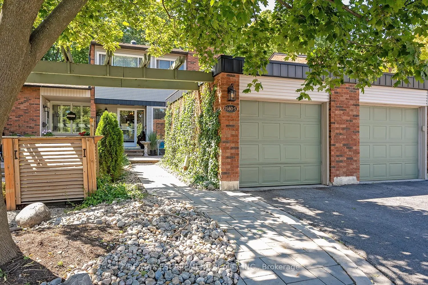 Photo 2 of Unit 5, 1580 Kerns Road, Burlington, Tyandaga — HOMEH
