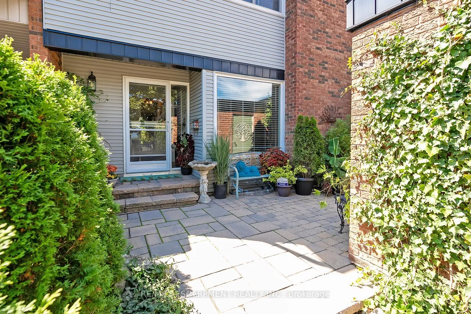 Photo 4 of Unit 5, 1580 Kerns Road, Burlington, Tyandaga — HOMEH