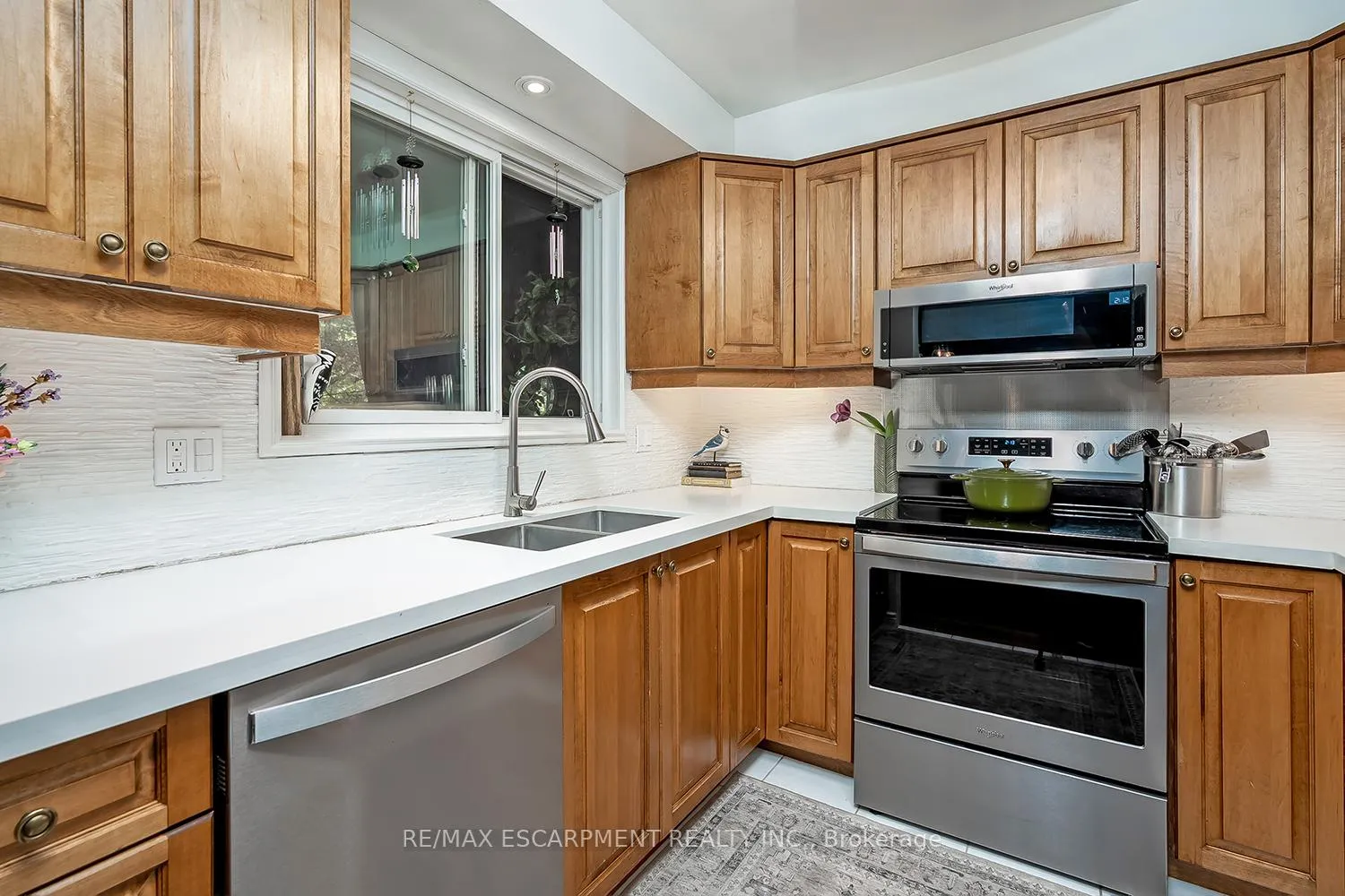 Photo 13 of Unit 5, 1580 Kerns Road, Burlington, Tyandaga — HOMEH
