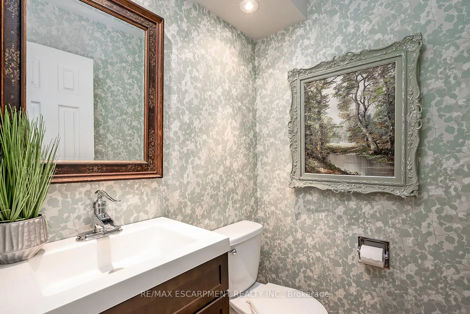 Photo 16 of Unit 5, 1580 Kerns Road, Burlington, Tyandaga — HOMEH