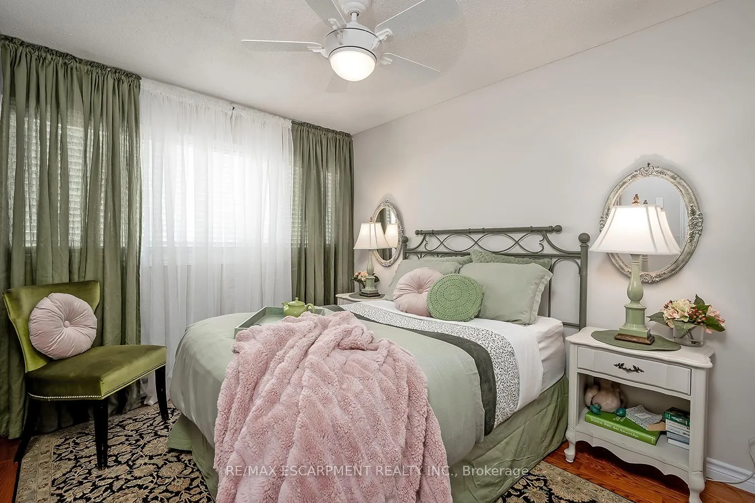 Photo 24 of Unit 5, 1580 Kerns Road, Burlington, Tyandaga — HOMEH