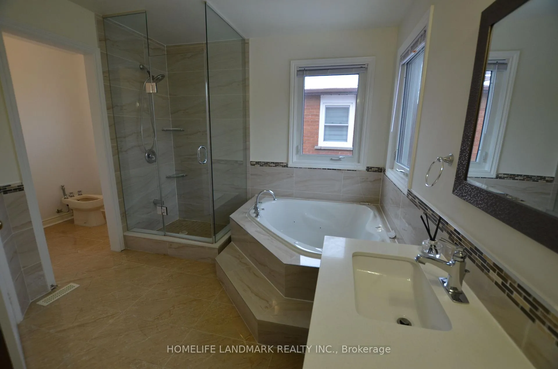 Photo 10 of 129 Lyndhurst Drive, Markham, Thornlea — HOMEH