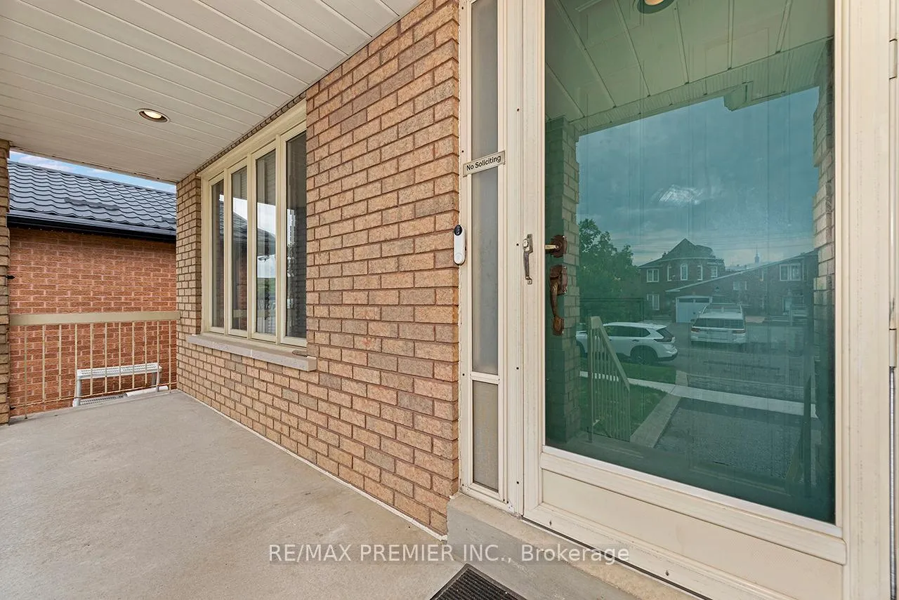 Photo 3 of 190 Andy Crescent, Vaughan, Elder Mills — HOMEH