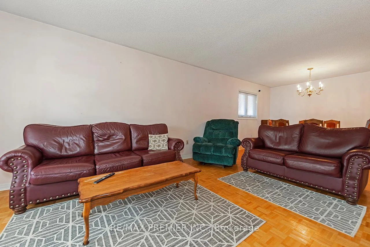 Photo 8 of 190 Andy Crescent, Vaughan, Elder Mills — HOMEH