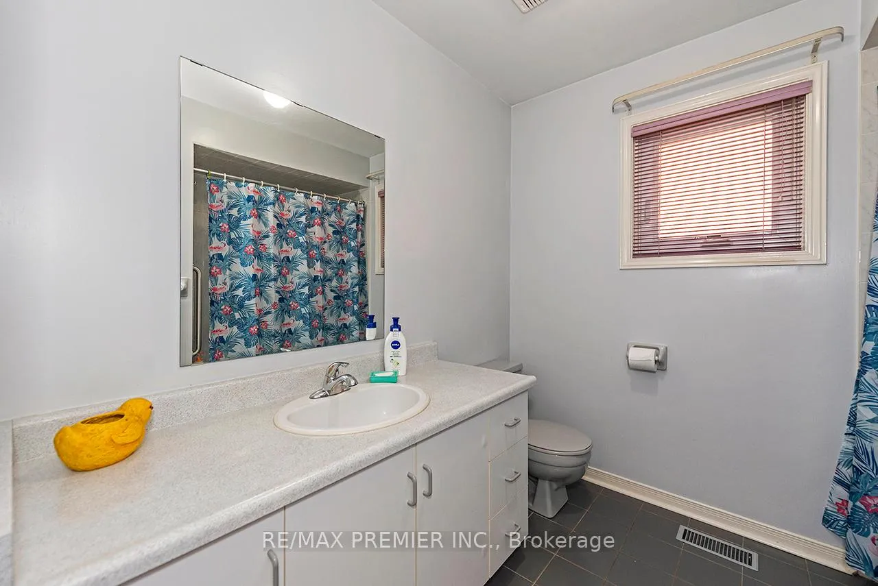 Photo 15 of 190 Andy Crescent, Vaughan, Elder Mills — HOMEH
