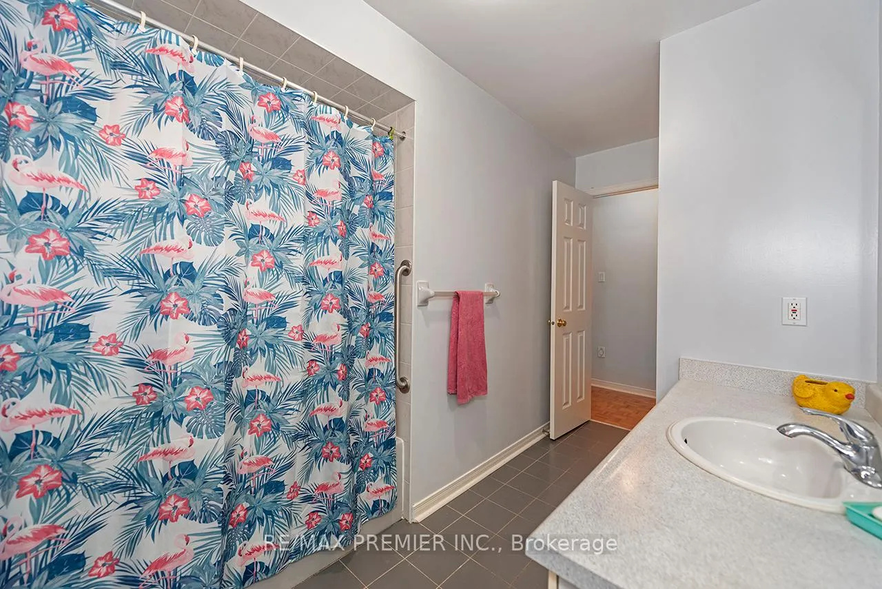 Photo 16 of 190 Andy Crescent, Vaughan, Elder Mills — HOMEH