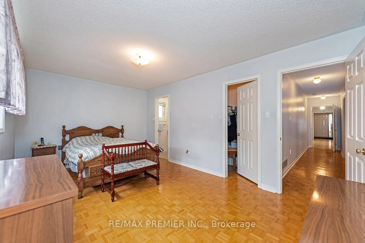 Photo 18 of 190 Andy Crescent, Vaughan, Elder Mills — HOMEH