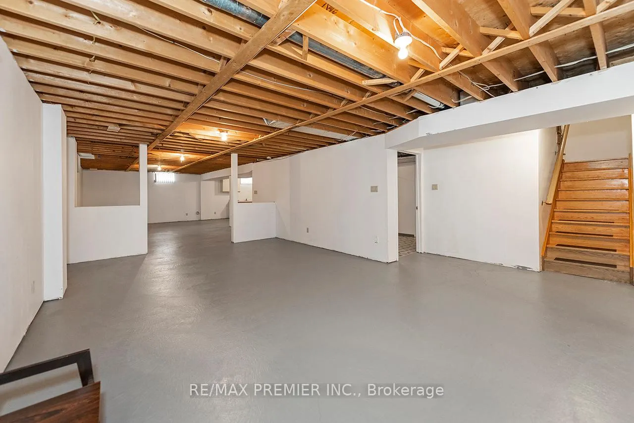 Photo 20 of 190 Andy Crescent, Vaughan, Elder Mills — HOMEH