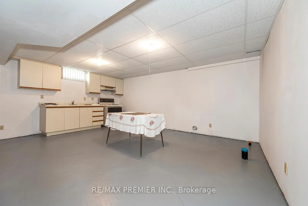 Photo 21 of 190 Andy Crescent, Vaughan, Elder Mills — HOMEH