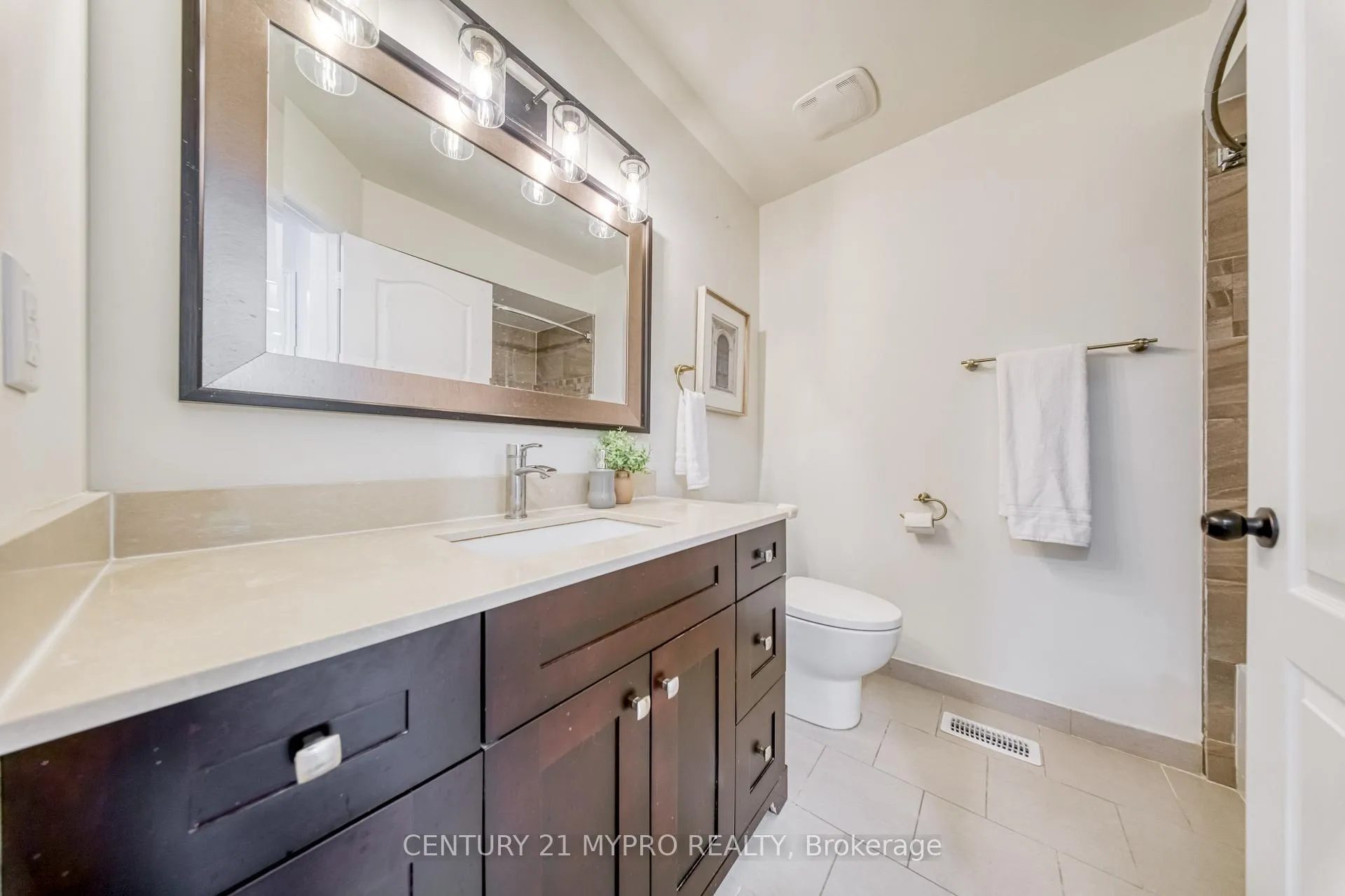 Photo 32 of 67 Mugford Road, Aurora, Bayview Wellington — HOMEH