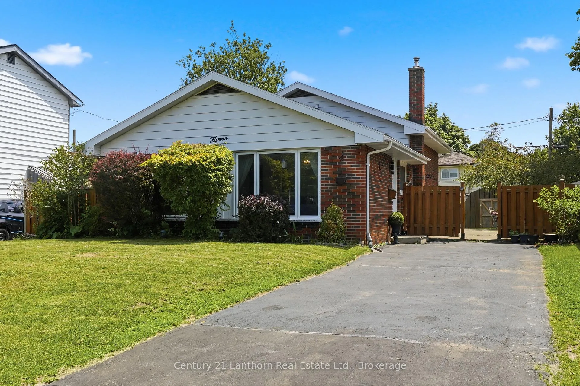 Photo 1 of 15 Wilson Crescent, Quinte West, Trenton Ward — HOMEH