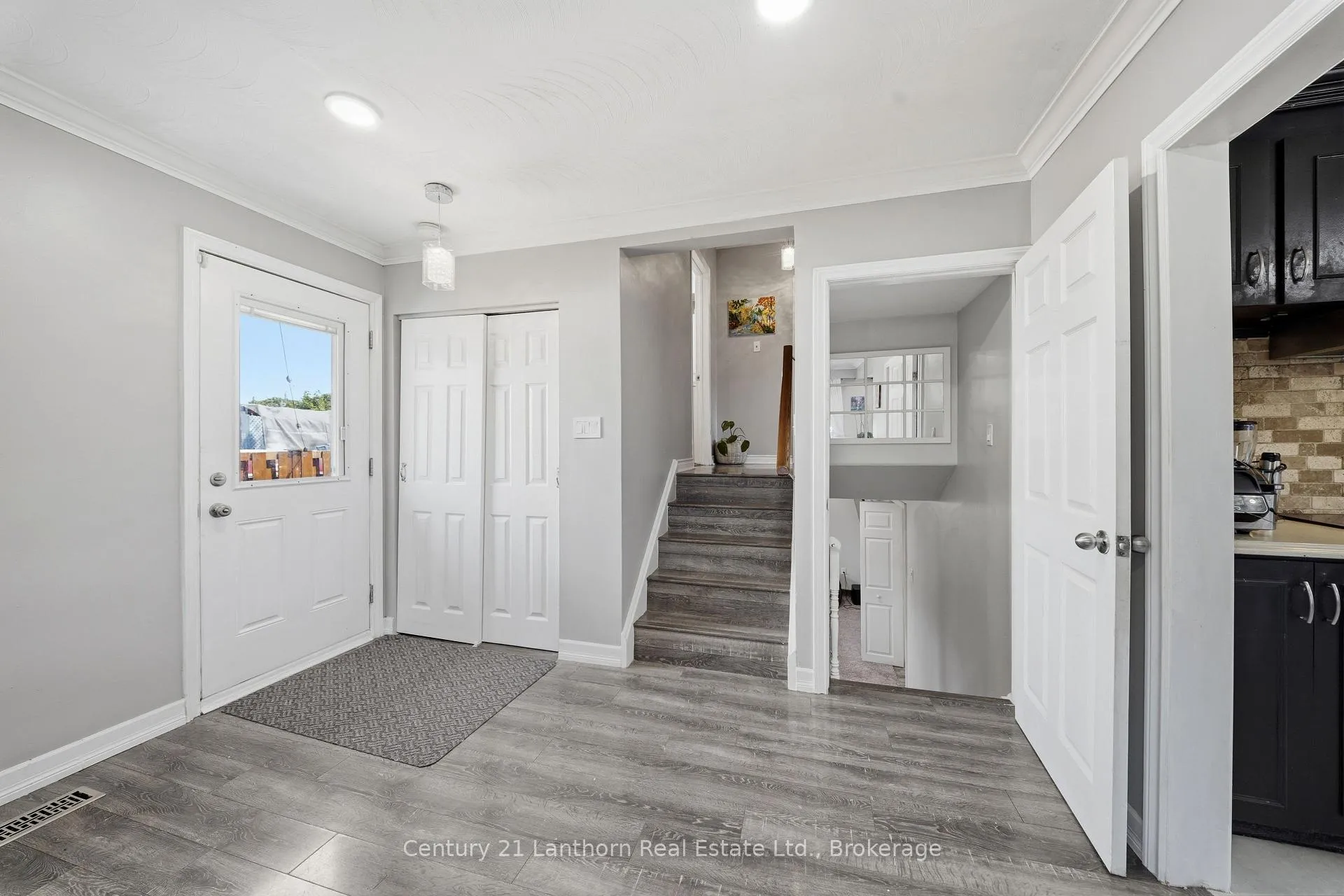 Photo 13 of 15 Wilson Crescent, Quinte West, Trenton Ward — HOMEH