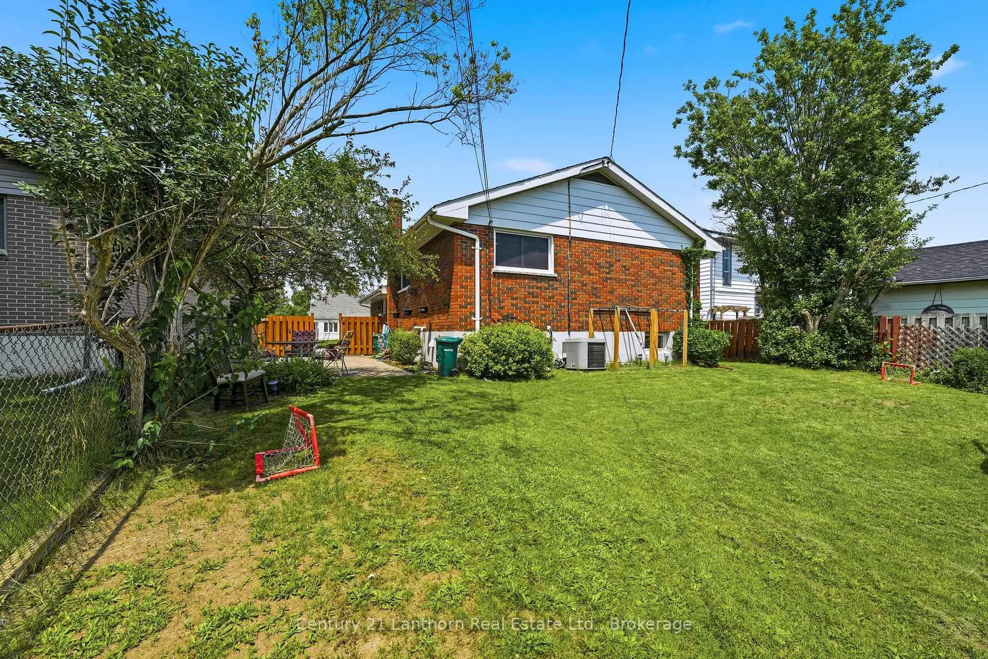 Photo 29 of 15 Wilson Crescent, Quinte West, Trenton Ward — HOMEH