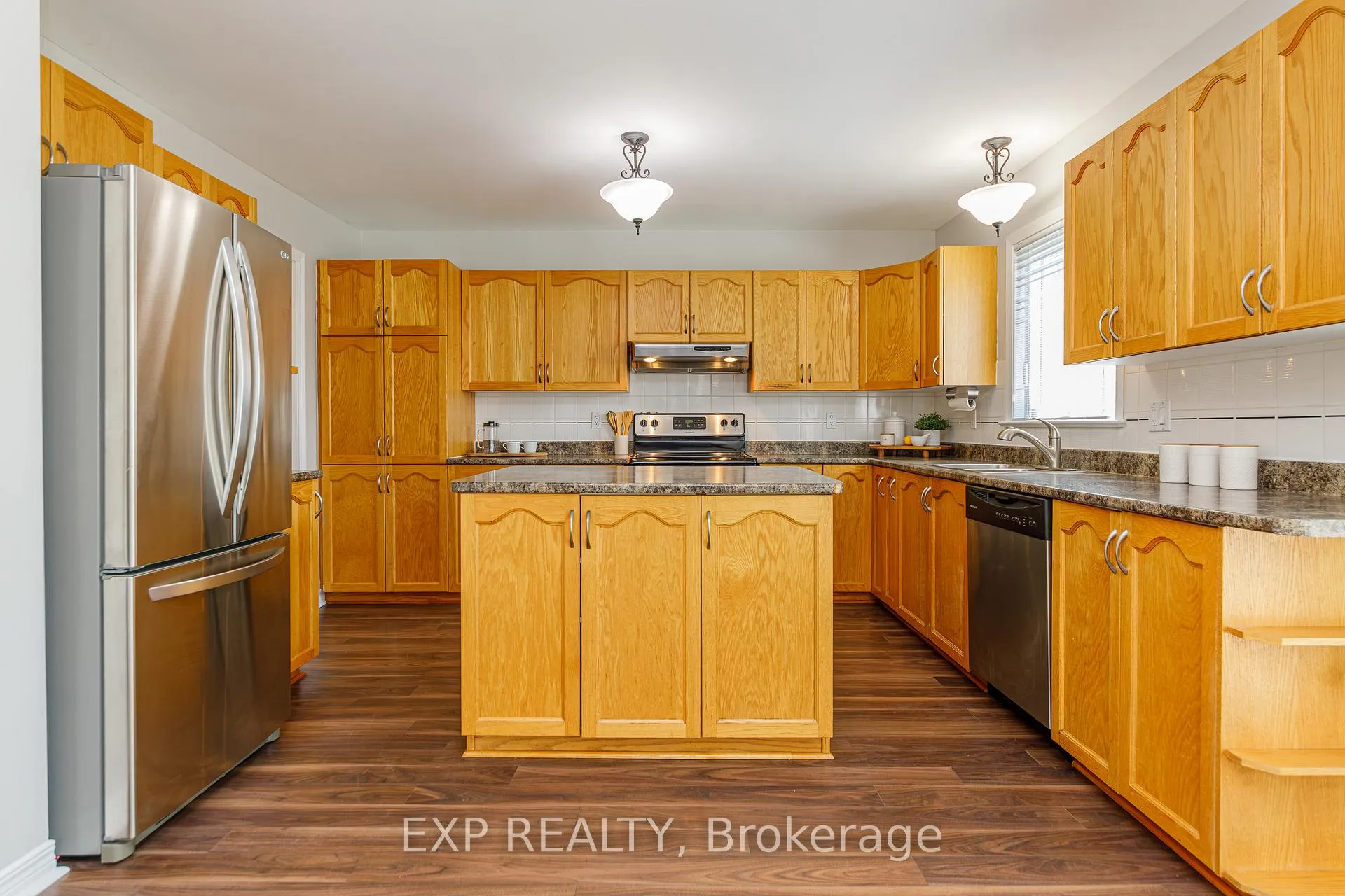 Photo 8 of 40 Newborough Crescent, Ottawa, Barrhaven East — HOMEH