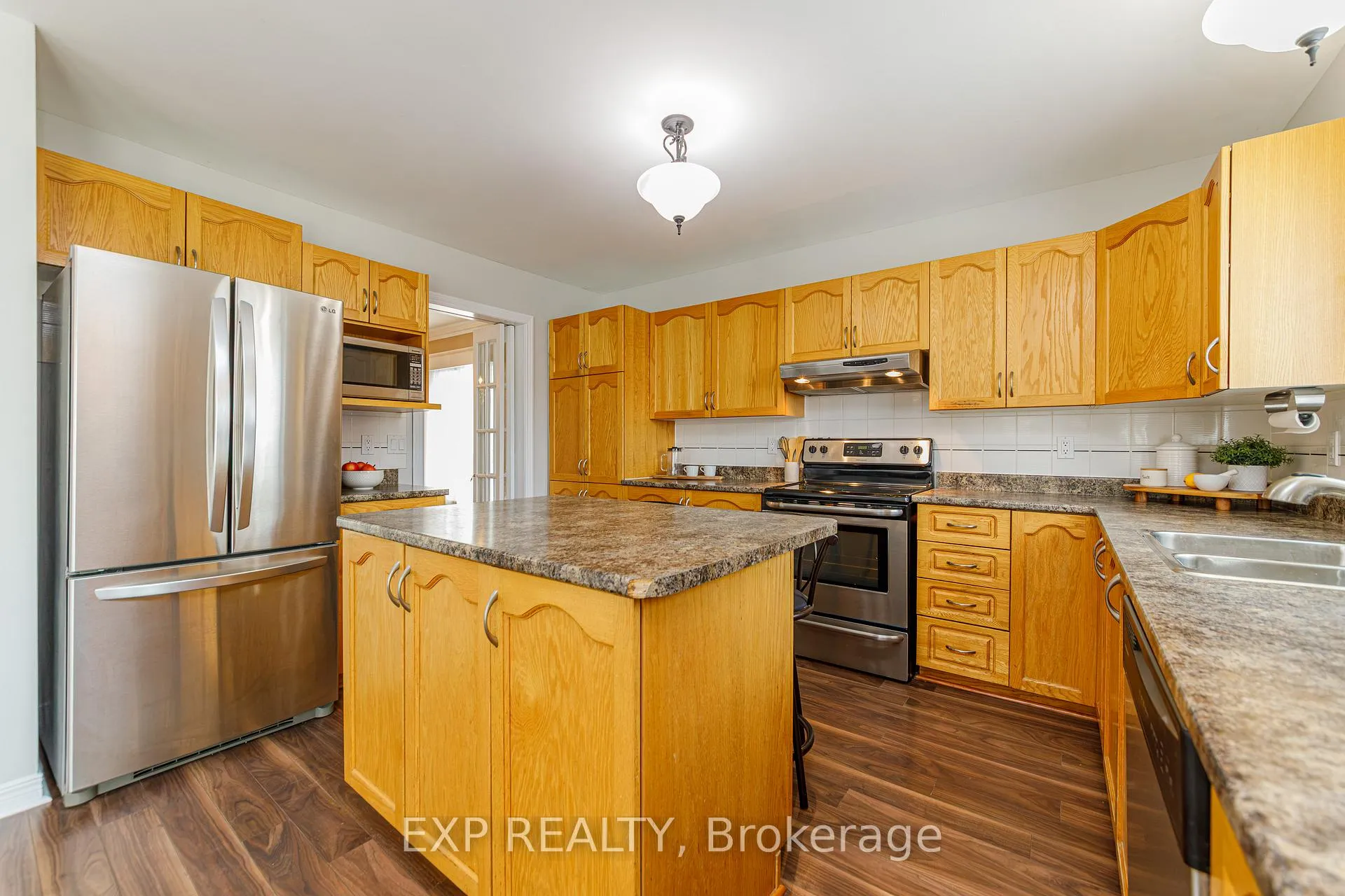 Photo 9 of 40 Newborough Crescent, Ottawa, Barrhaven East — HOMEH