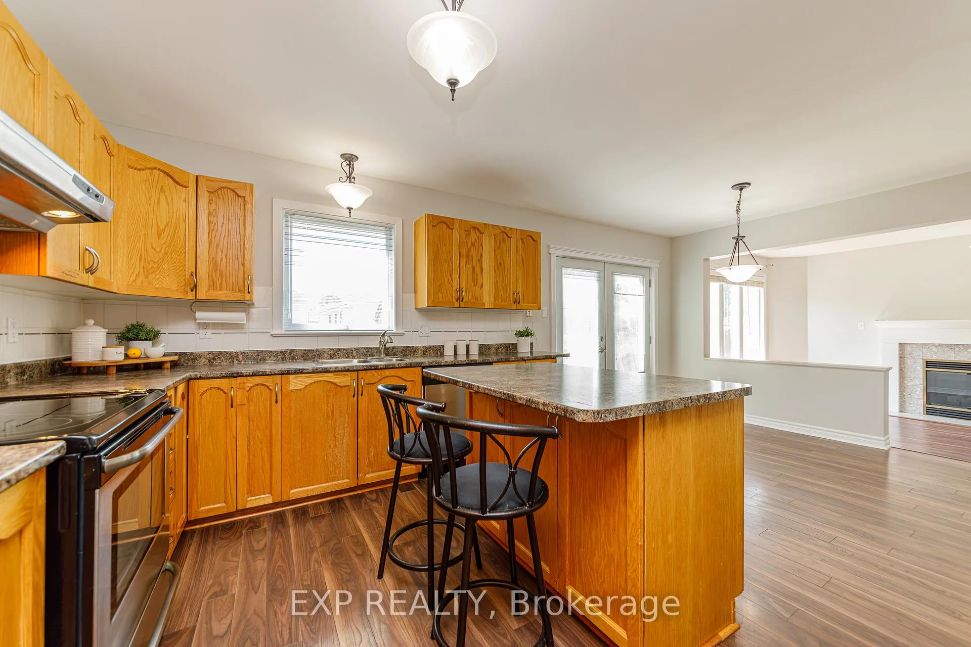 Photo 11 of 40 Newborough Crescent, Ottawa, Barrhaven East — HOMEH