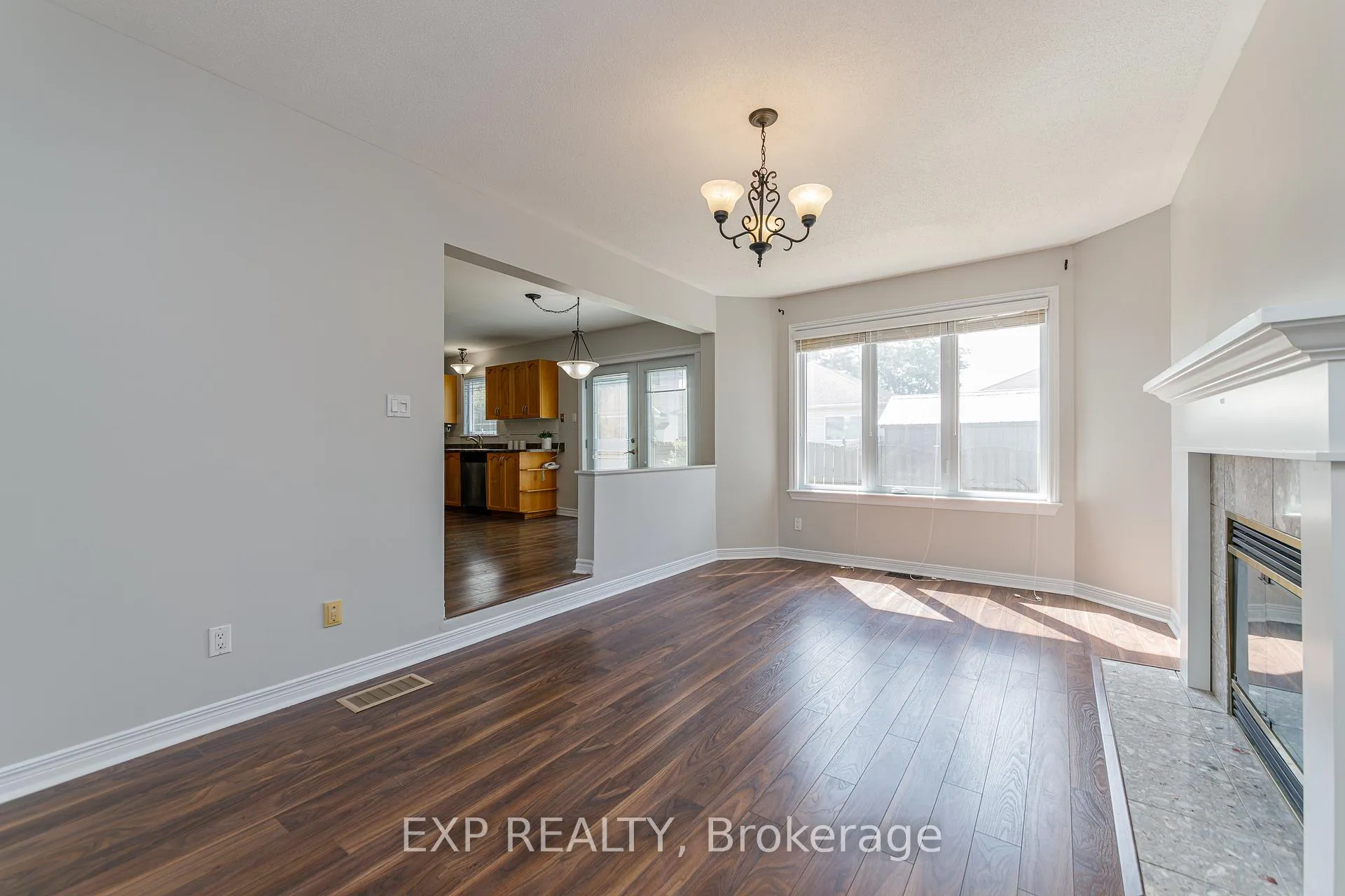 Photo 13 of 40 Newborough Crescent, Ottawa, Barrhaven East — HOMEH
