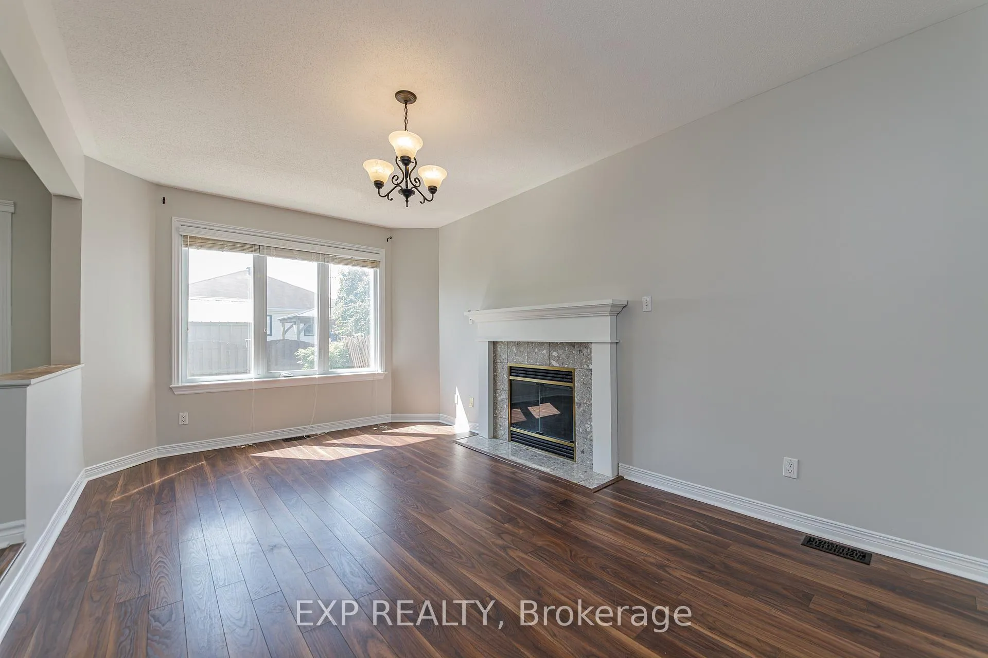 Photo 14 of 40 Newborough Crescent, Ottawa, Barrhaven East — HOMEH